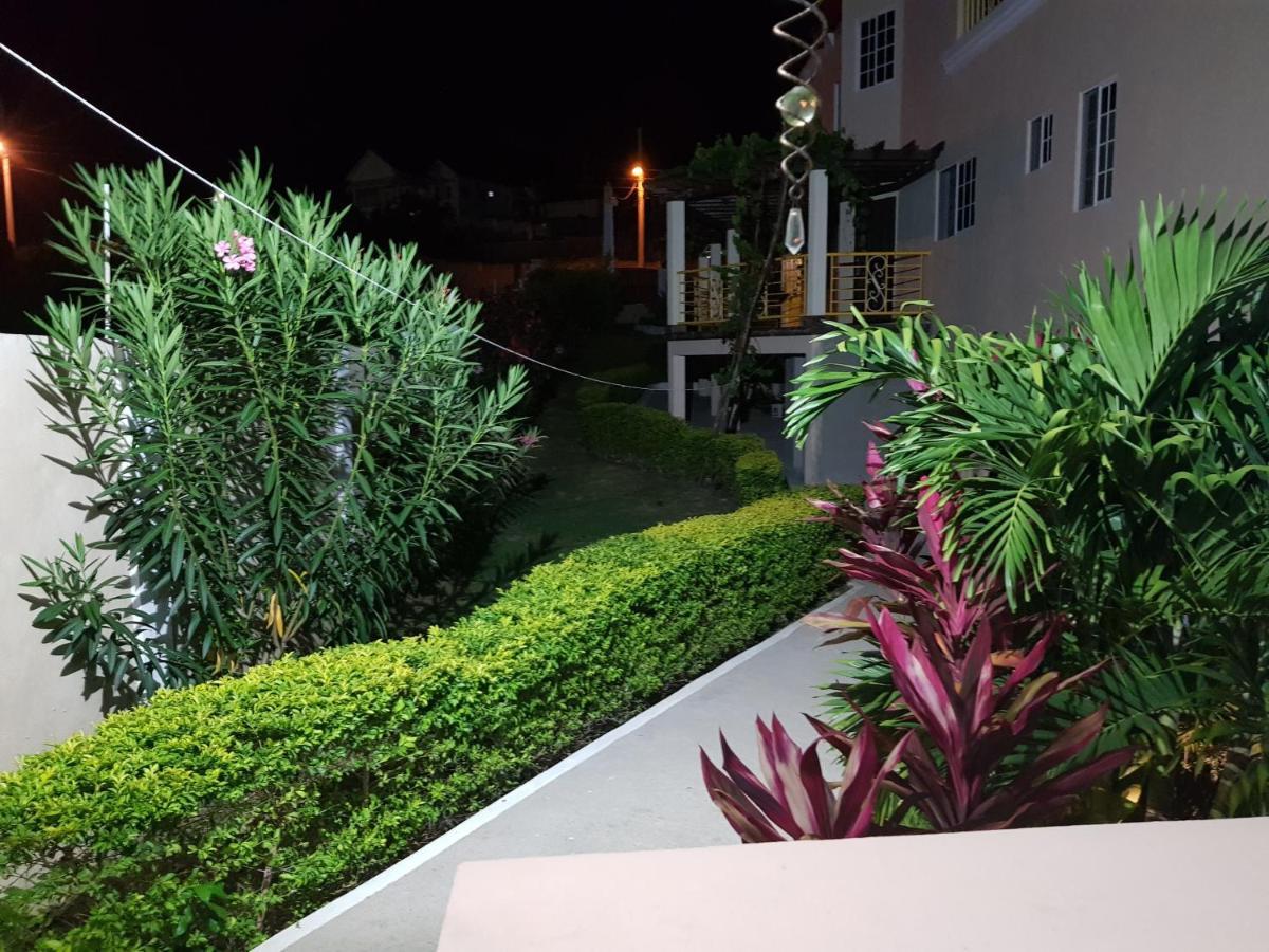 Cool Breeze Discovery Bay Exterior foto