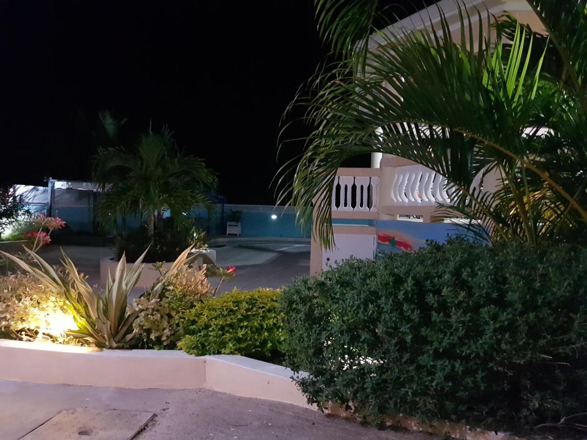 Cool Breeze Discovery Bay Exterior foto